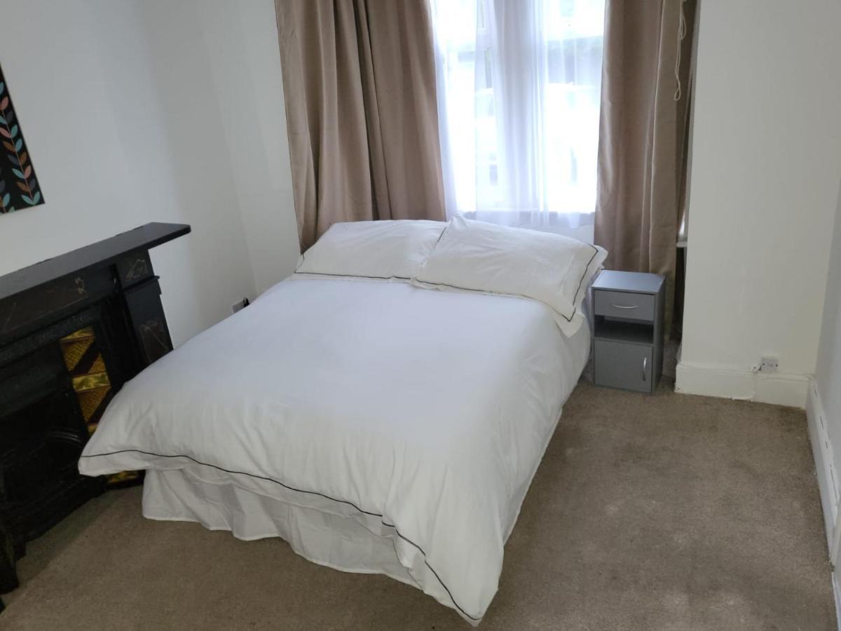Affordable Rooms In Gillingham Gillingham  Eksteriør bilde